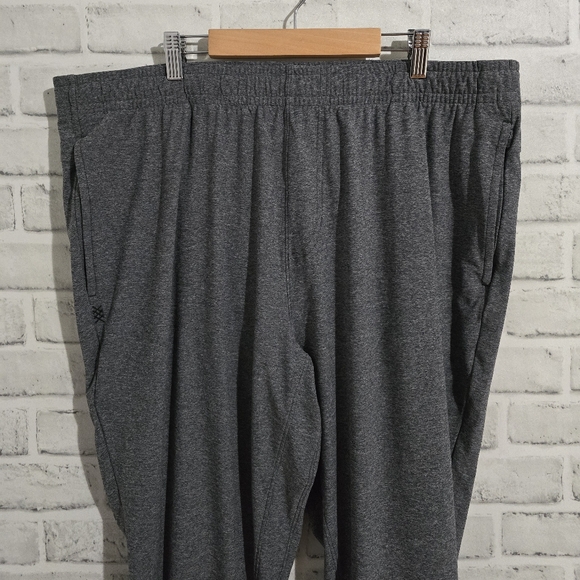 NEW Rhone Rein All Around Jogger Grey size XL - Picture 5 of 13